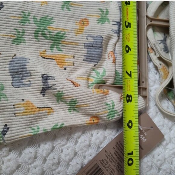 Chickpea Baby 3-pc Animal Print Outfit Set with Giraffe Embroidery Size 3-6 Mos. - Picture 6 of 6